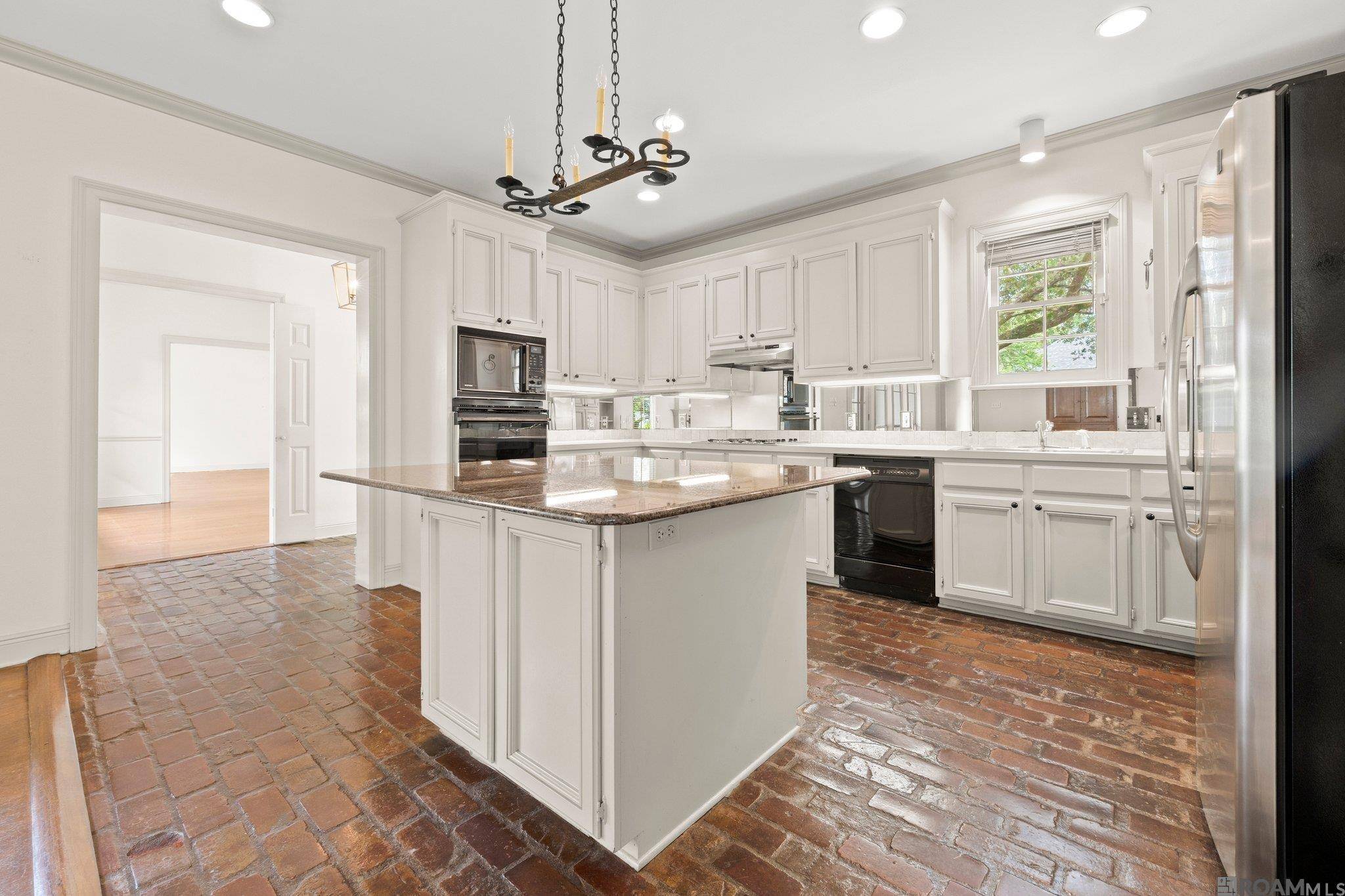 Baton Rouge, LA 70808,1321 Elmcrest Dr