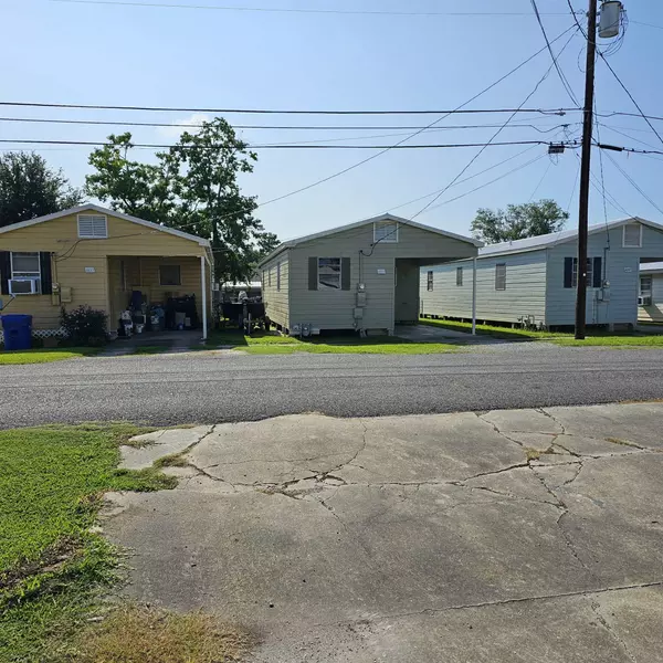 1033 General Nicholls ##1033- 1037, Thibodaux, LA 70301