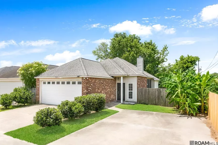 9231 Pecan Tree Dr, Baton Rouge, LA 70810