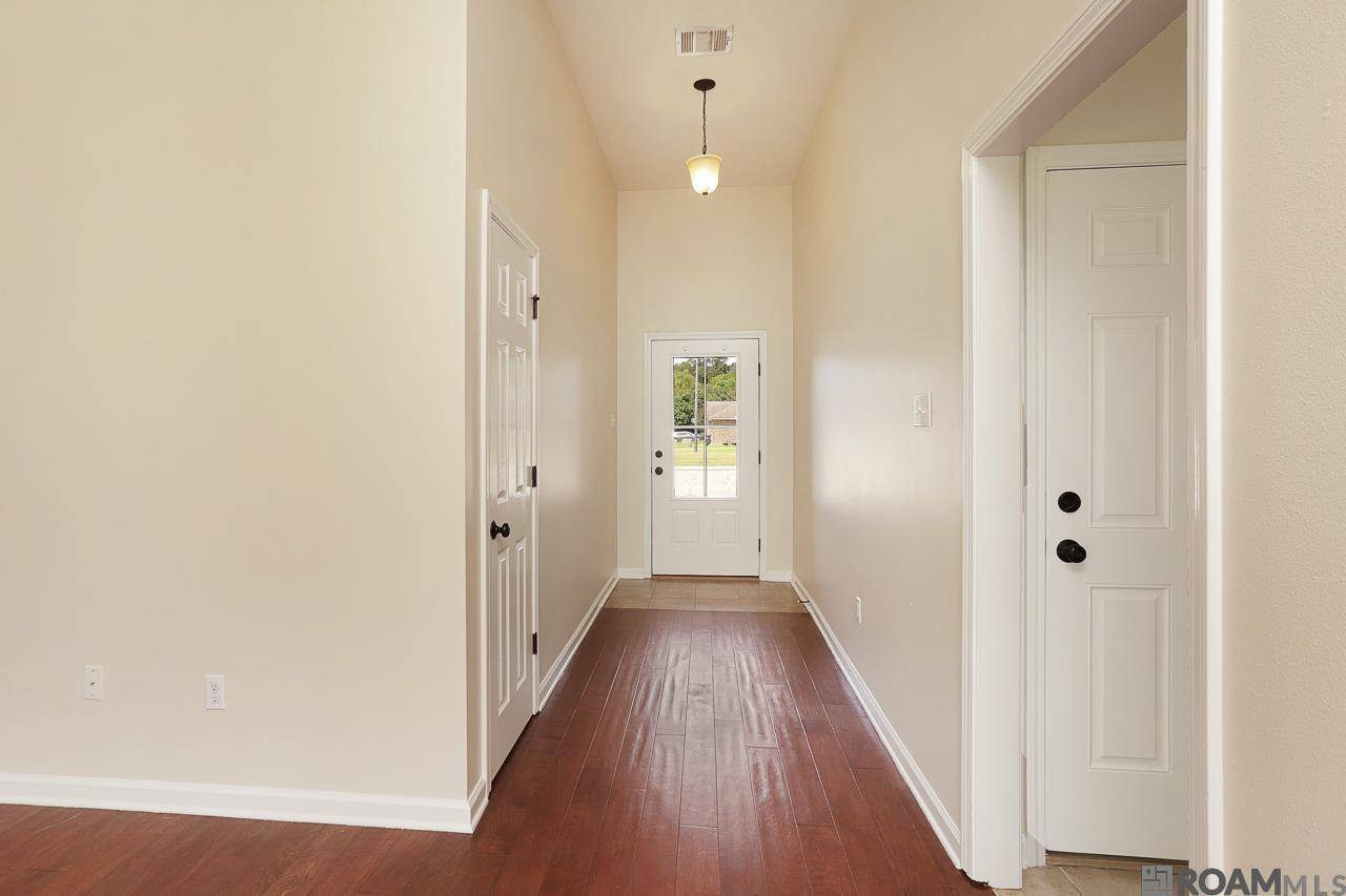 Greenwell Springs, LA 70739,16709 Glenwood Springs Dr