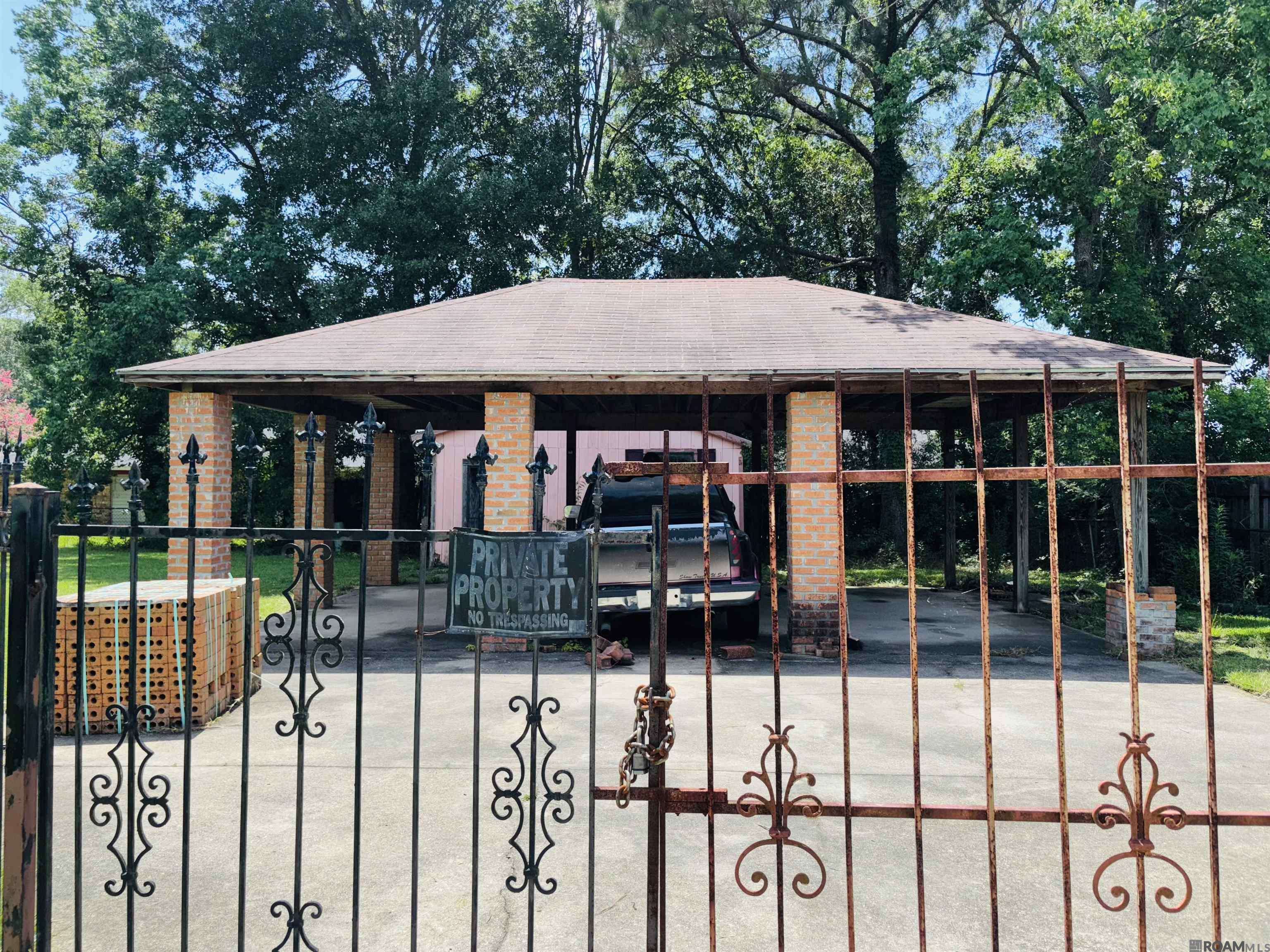 11823 Kingston Dr, Baton Rouge, LA 70807
