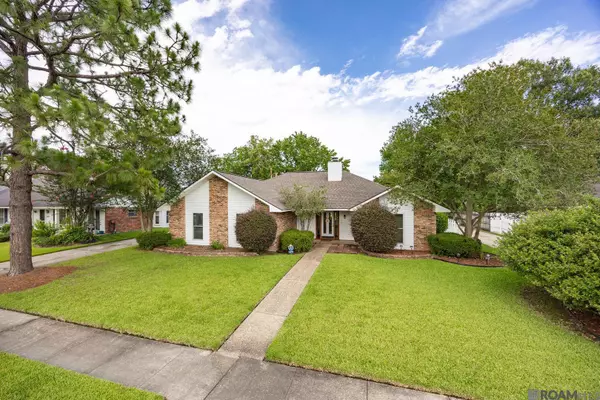 6415 Chaucer Dr, Saint George, LA 70817