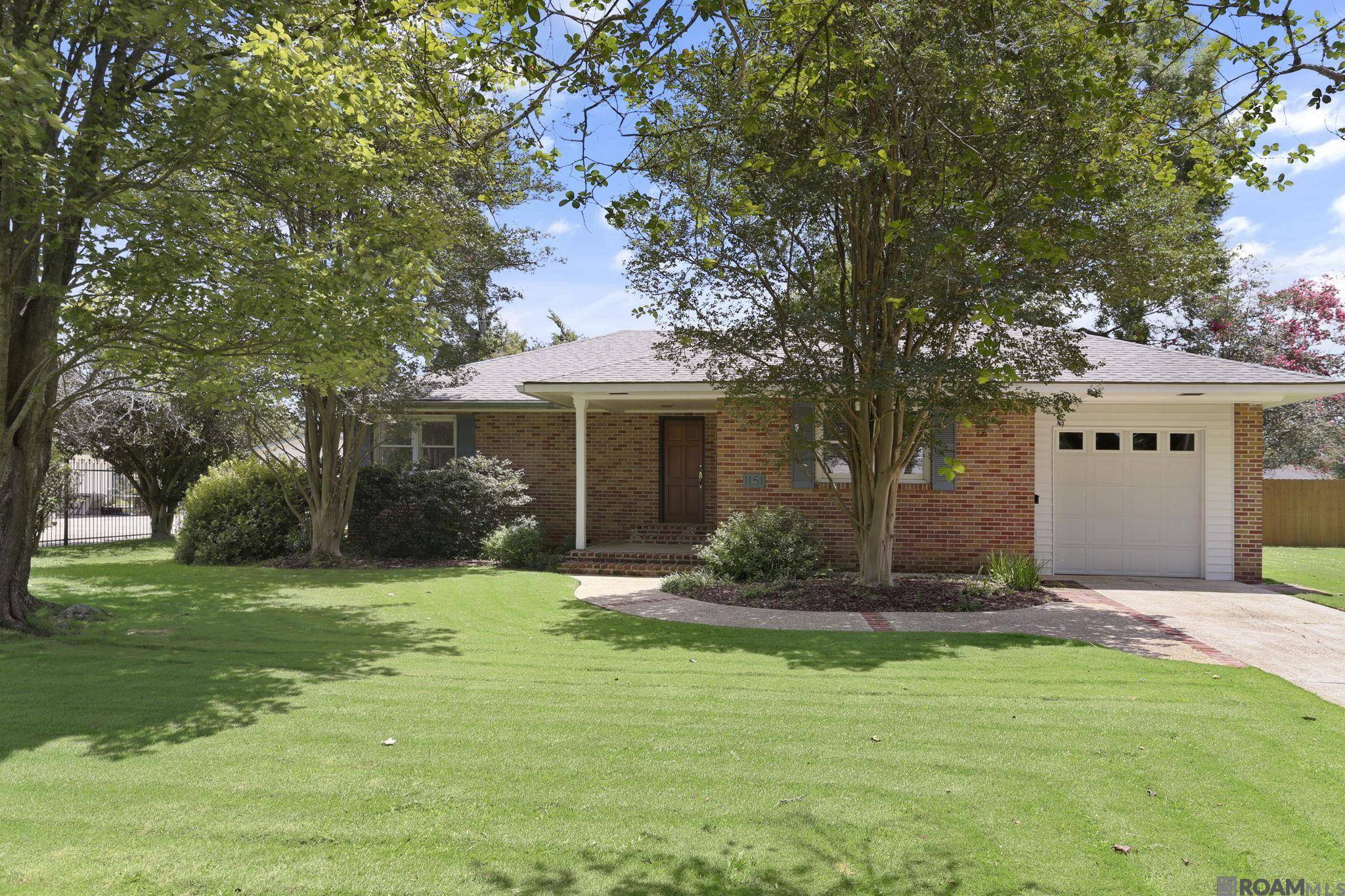 1151 E Riveroaks Dr, Baton Rouge, LA 70815
