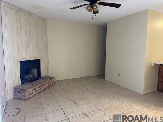 Baton Rouge, LA 70810,13735 Kenner Ave ##B