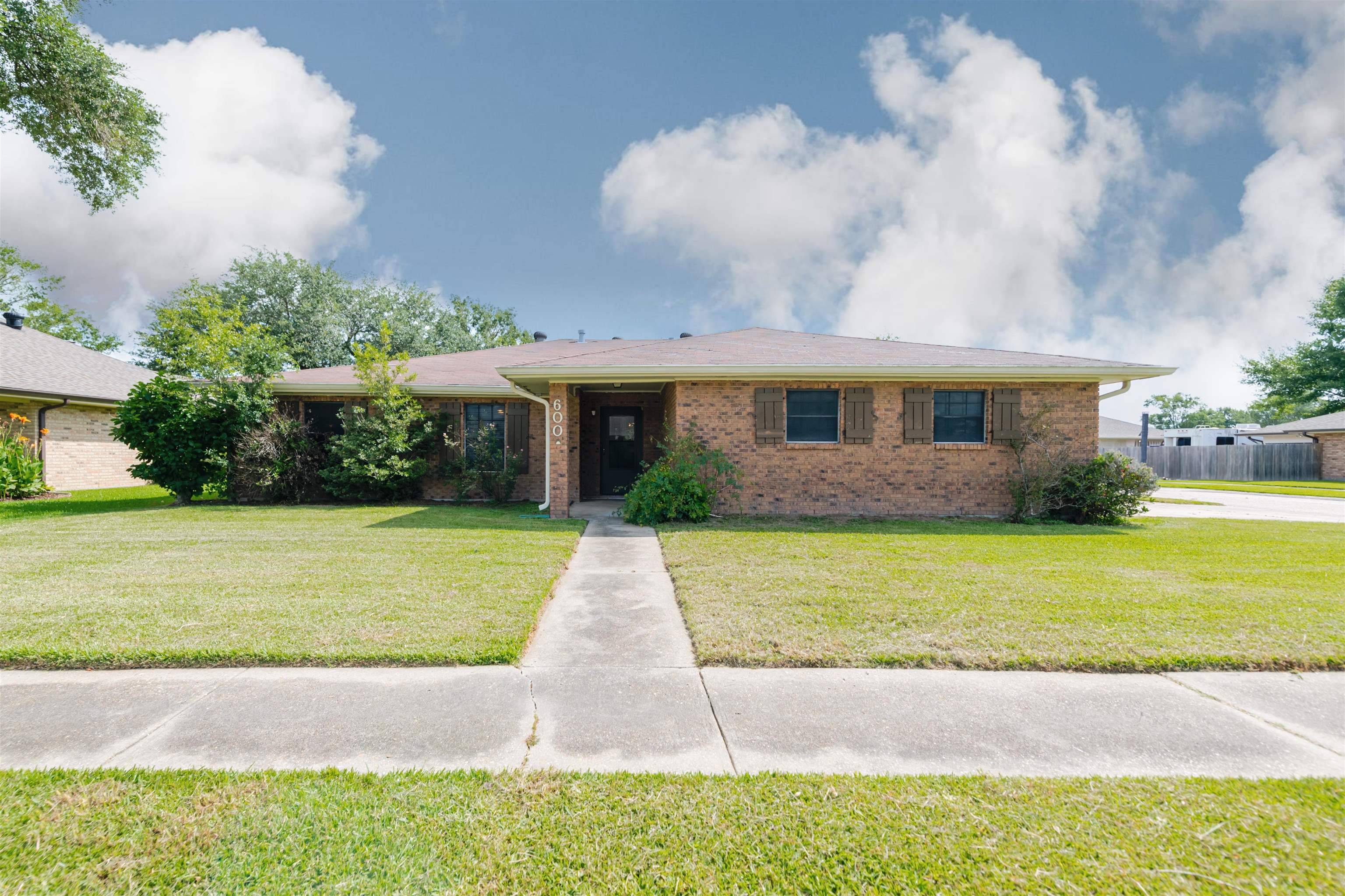 600 Wellington Dr, Houma, LA 70360