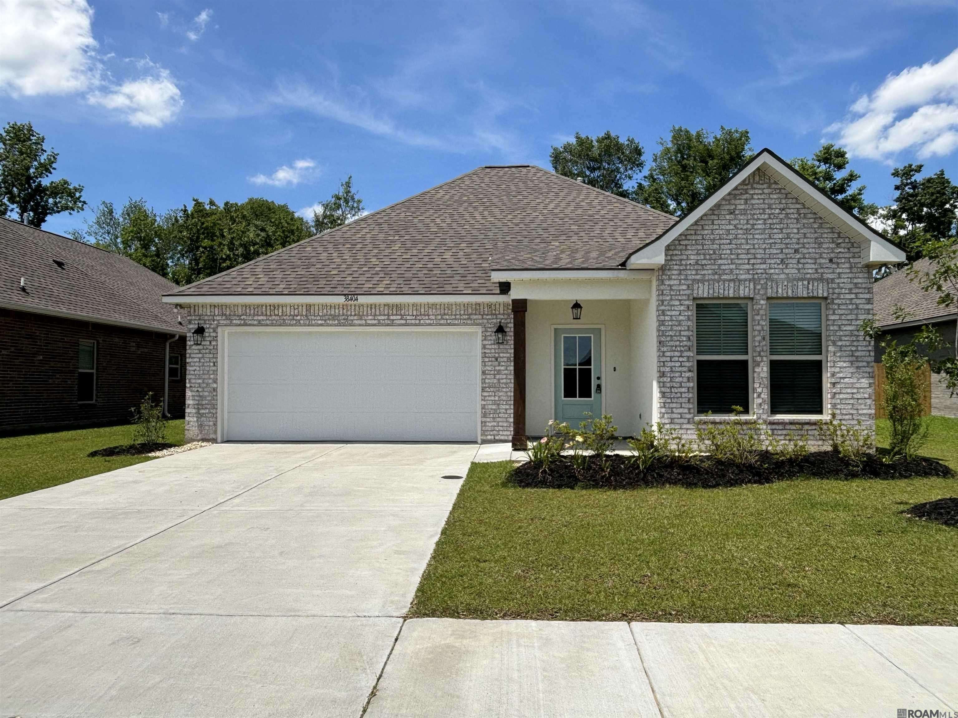 38404 Queen St, Prairieville, LA 70769