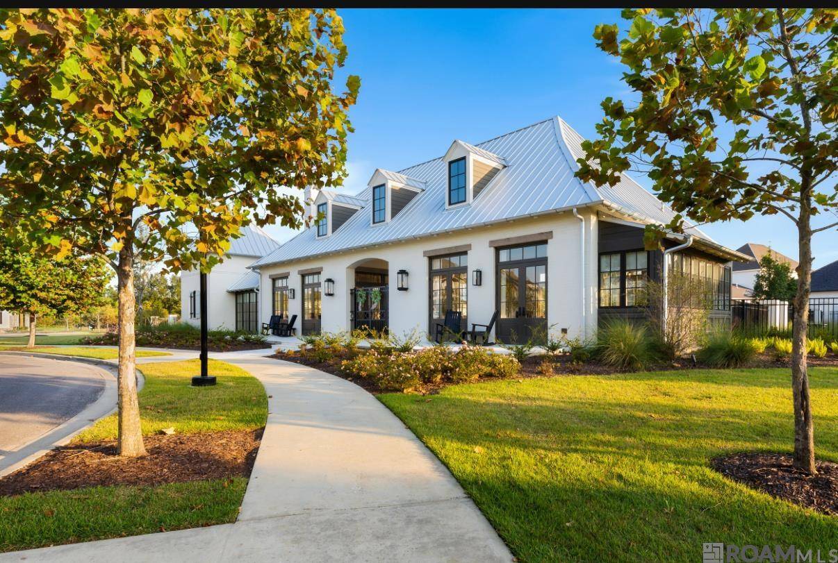 2014 Deaux Parc Dr, Baton Rouge, LA 70808