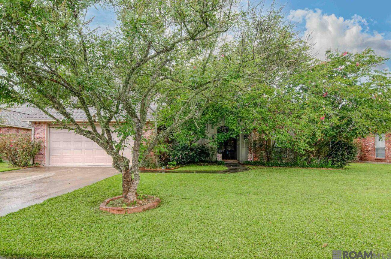 27019 Regency Park Dr, Denham Springs, LA 70726