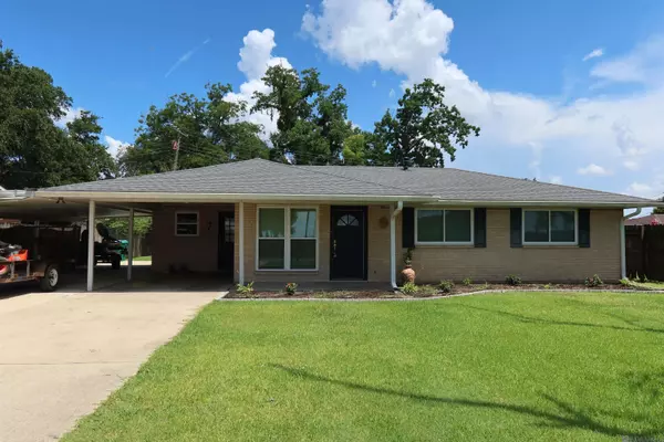 4357 Monteigne Ave, Port Allen, LA 70767