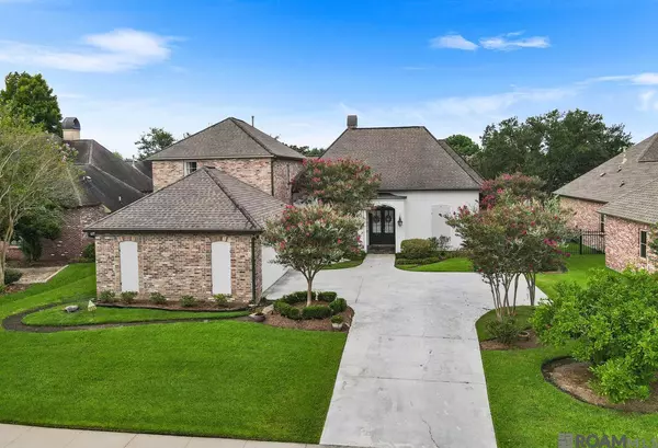 742 Grand Lakes Dr, Baton Rouge, LA 70810