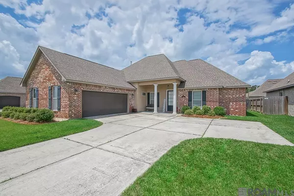 8835 Shephard Dr, Denham Springs, LA 70726