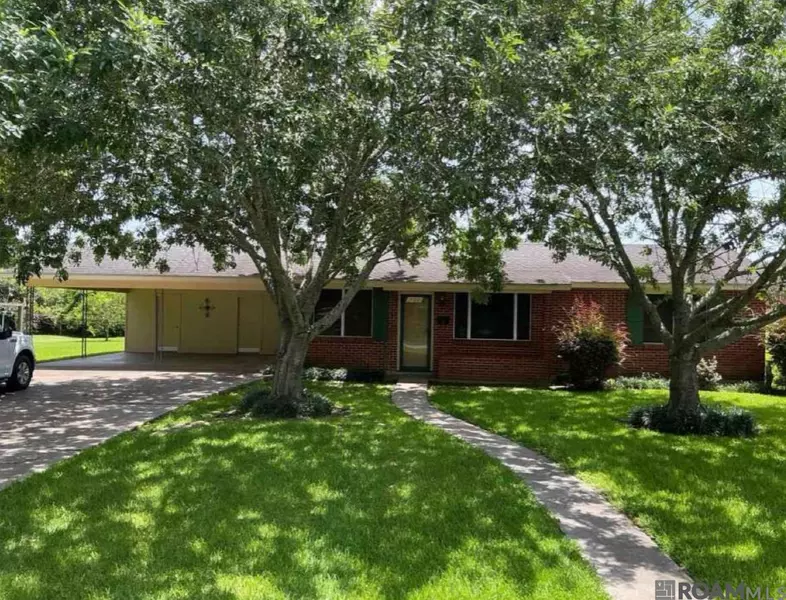 702 Claiborne St, New Roads, LA 70760