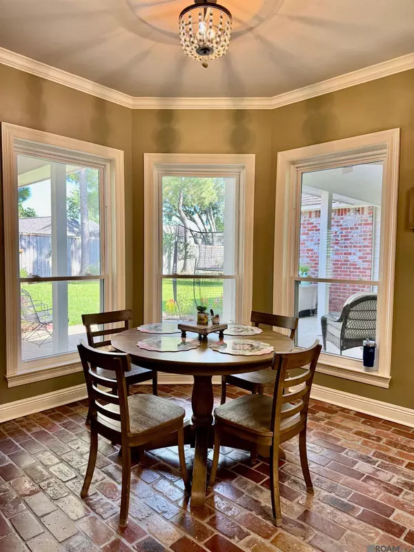 Saint George, LA 70810,1420 Great Oak Dr