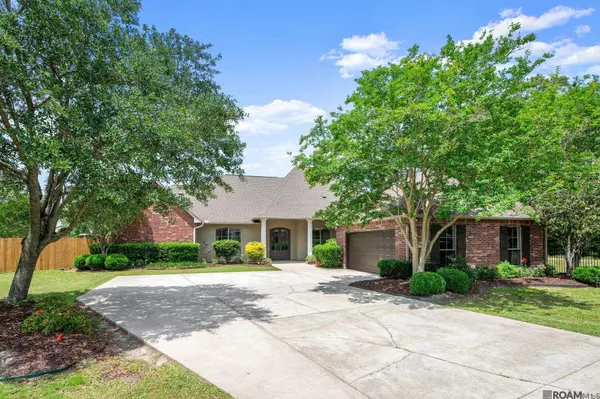 27045 Regency Park Dr, Denham Springs, LA 70726
