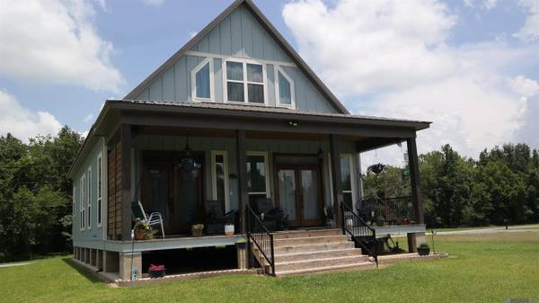 10082 Swanson Rd, Port Allen, LA 70767