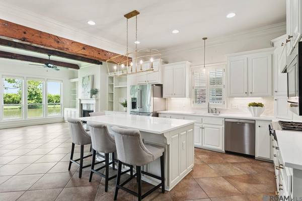 14628 Memorial Tower Dr, Baton Rouge, LA 70810