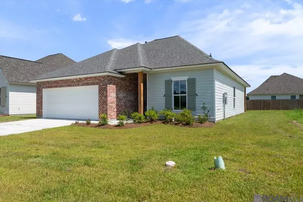 10449 Highpoint Dr, Denham Springs, LA 70706