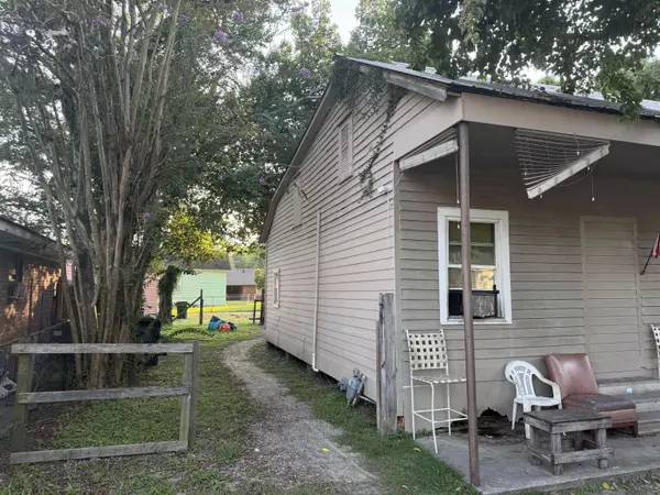 Plaquemine, LA 70764,23734 Oak St