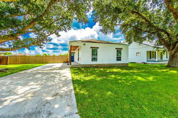 249 Bayou Vista Drive, Thibodaux, LA 70301