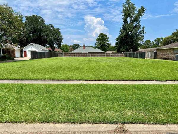 12525 Parkknoll Ave, Baton Rouge, LA 70816