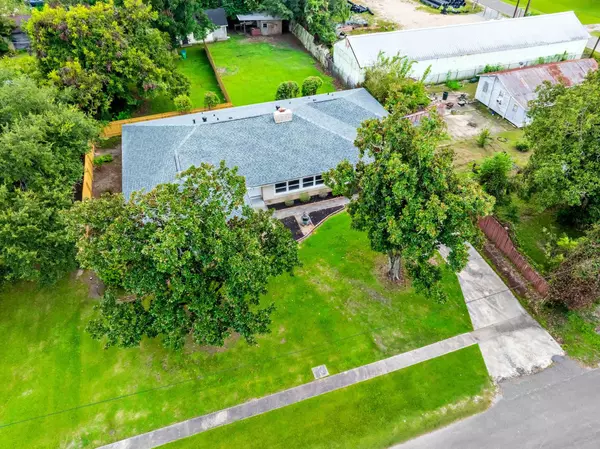 Napoleonville, LA 70390,607 Franklin St