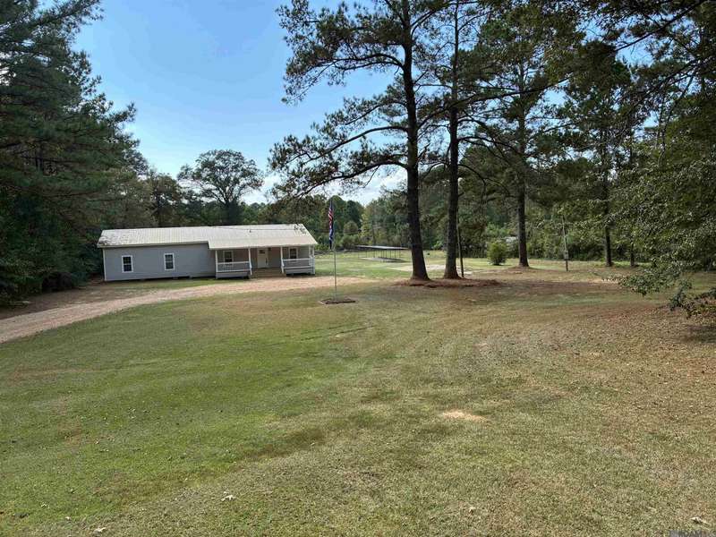 10541 Tunica Trace, St Francisville, LA 70775