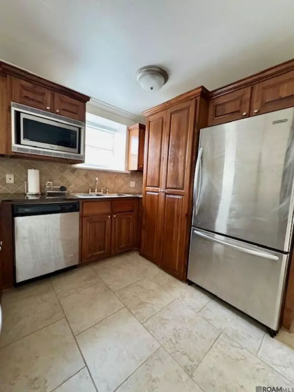 Baton Rouge, LA 70806,1290 Park Blvd ##214