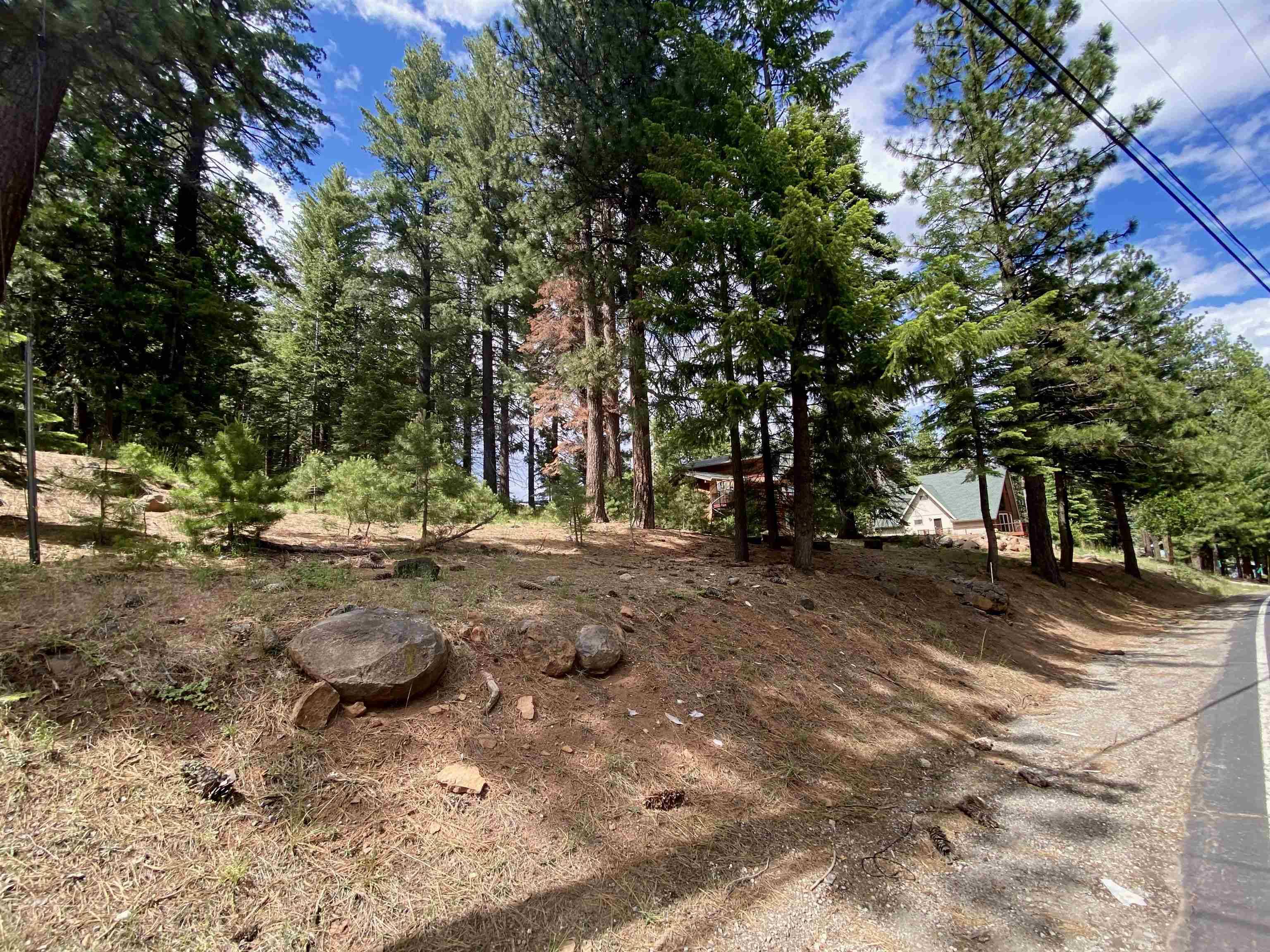 525 Peninsula Drive, Lake Almanor, CA 96137-9555