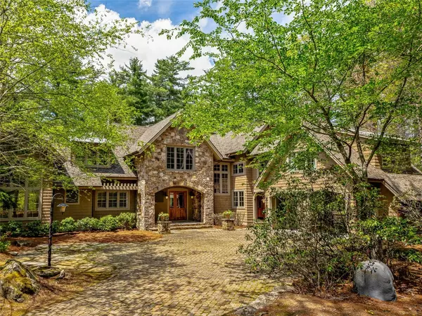 228 Mills Creek TRCE, Lake Toxaway, NC 28747