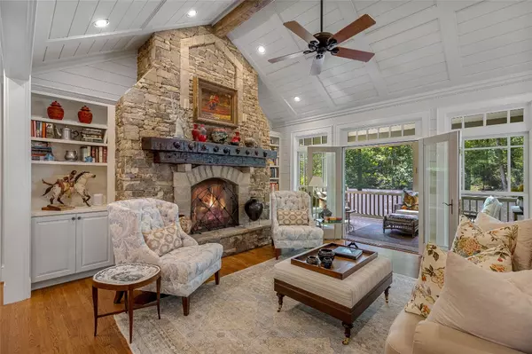 285 Streamside DR, Cashiers, NC 28717