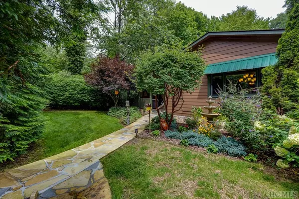 Highlands, NC 28741,99 Choctaw RD