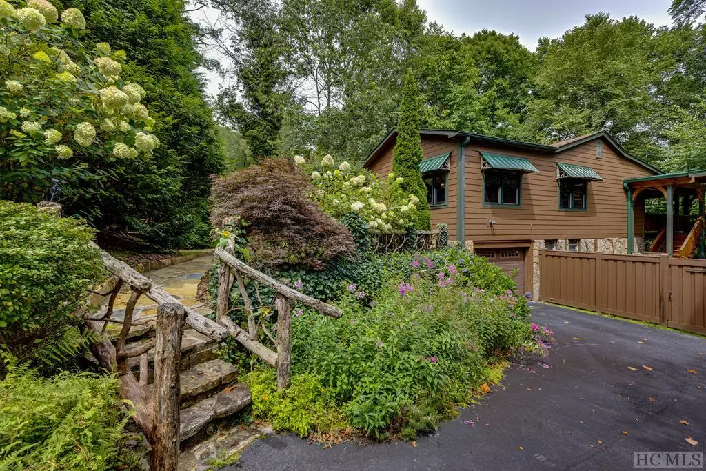 Highlands, NC 28741,99 Choctaw RD