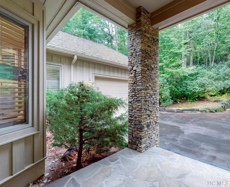 Highlands, NC 28741,2227 Upper Divide RD