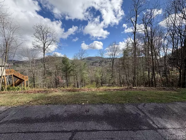 23 Glassy VW, Cashiers, NC 28717
