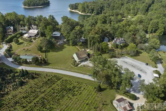 221 Chimney Pond Rd, Glenville, NC 28736