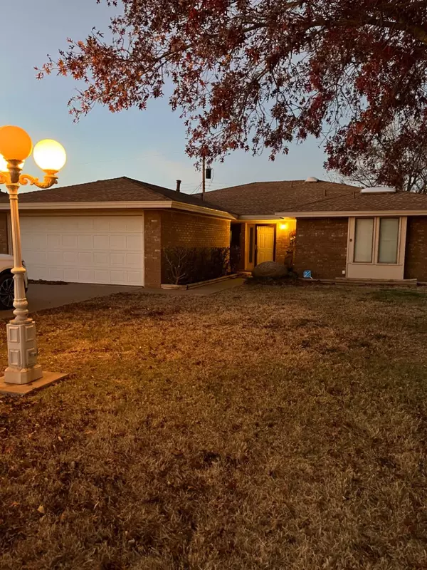 505 E Jackson Street, Levelland, TX 79336