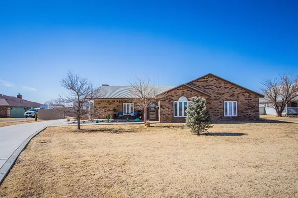 8301 N County Road 3300, Idalou, TX 79329