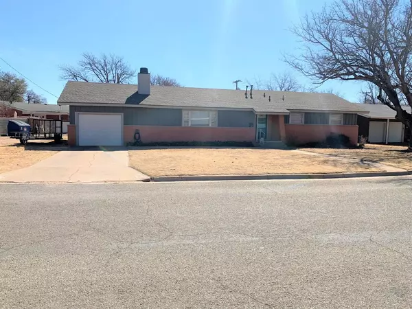 203 Detroit Drive, Levelland, TX 79336