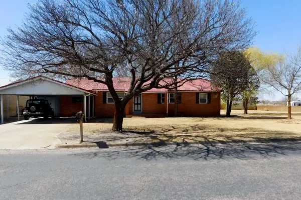 806 W 8th Street, Muleshoe, TX 79347
