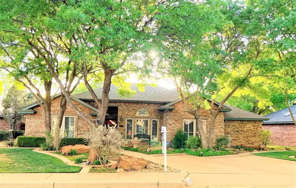 124 Bowie Lane, Levelland, TX 79336