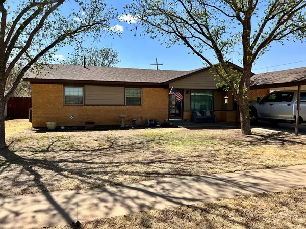 102 Polk Avenue, Lorenzo, TX 79343
