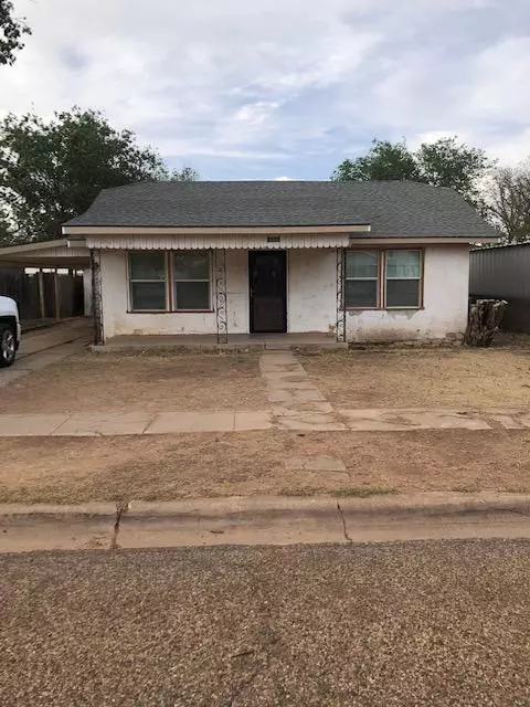 1716 N 4th Street, Tahoka, TX 79373