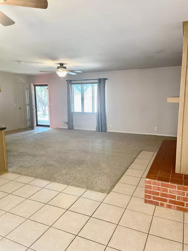 Olton, TX 79064,401 S Ave C