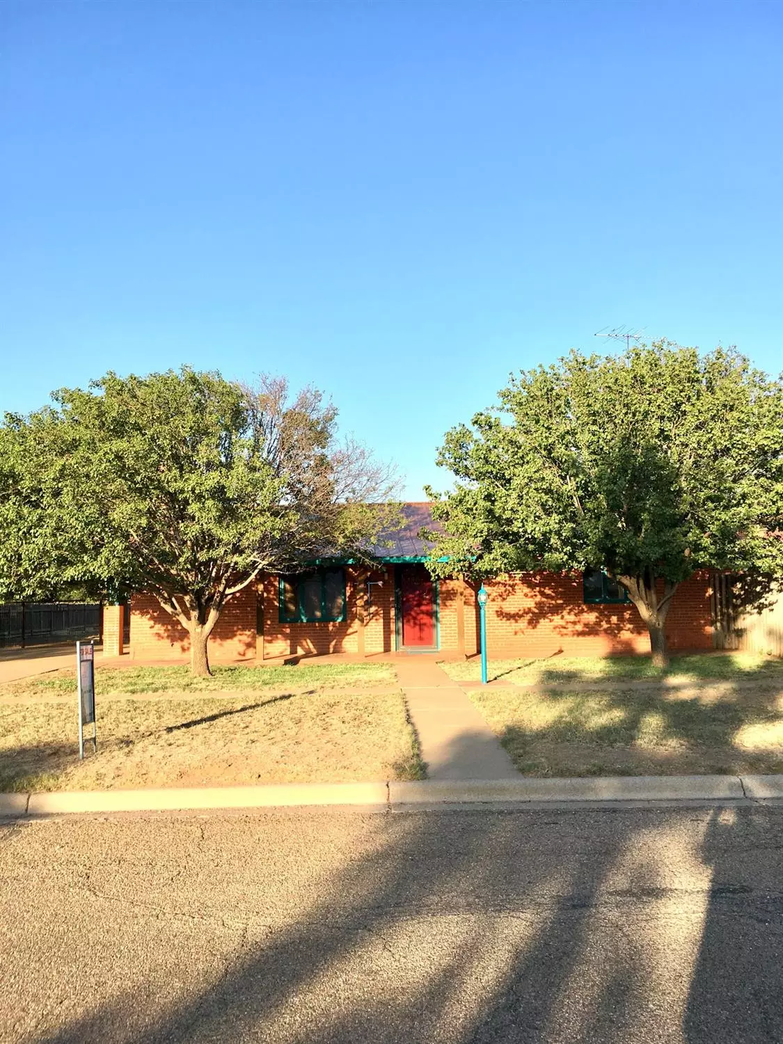 Olton, TX 79064,401 S Ave C