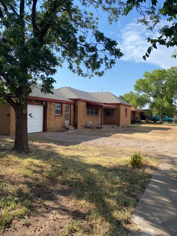 1211 Main Avenue, Ralls, TX 79357