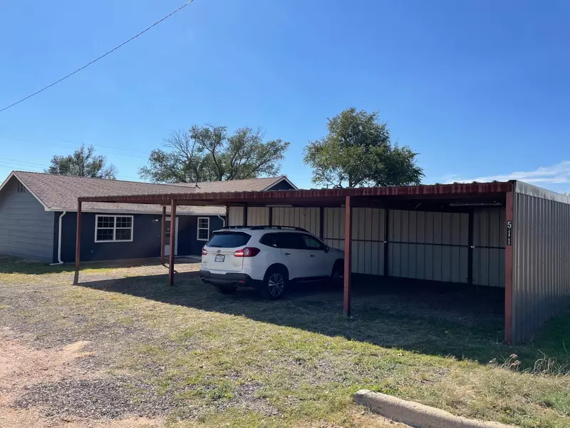 511 E 9th Street, Anton, TX 79313