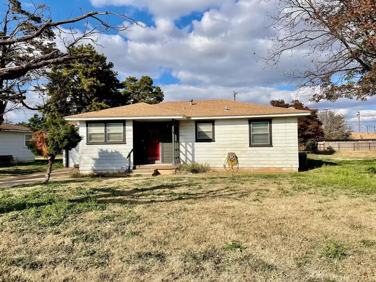 Olton, TX 79064,1206 7th