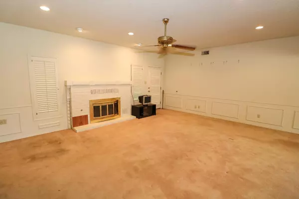 Earth, TX 79031,1035 NE 1st Street