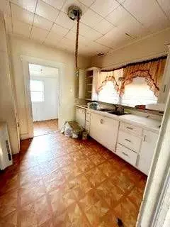 Lorenzo, TX 79343,206 Harrison Avenue