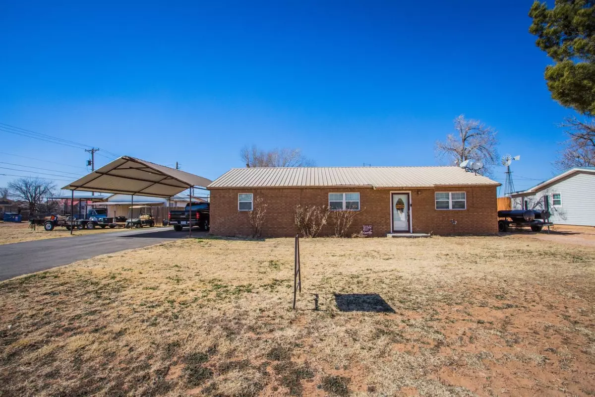 Wellman, TX 79378,306 Terry Avenue